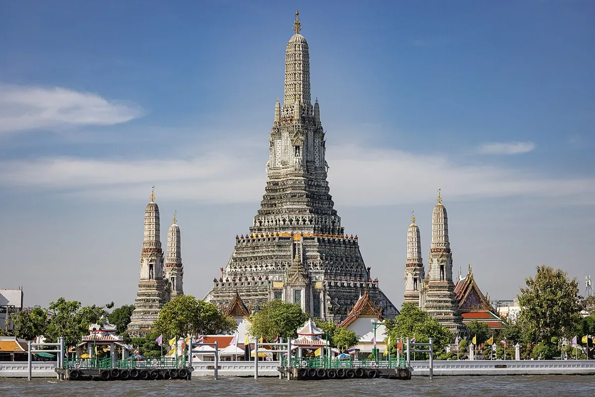 วัดอรุณราชวรารามราชวรมหาวิหาร จังหวัดกรุงเทพมหานคร