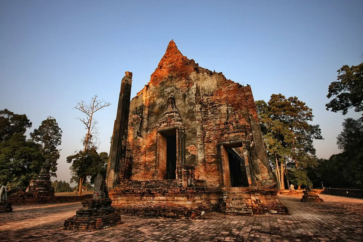 วัดโพธิ์ประทับช้าง จังหวัดพิจิตร